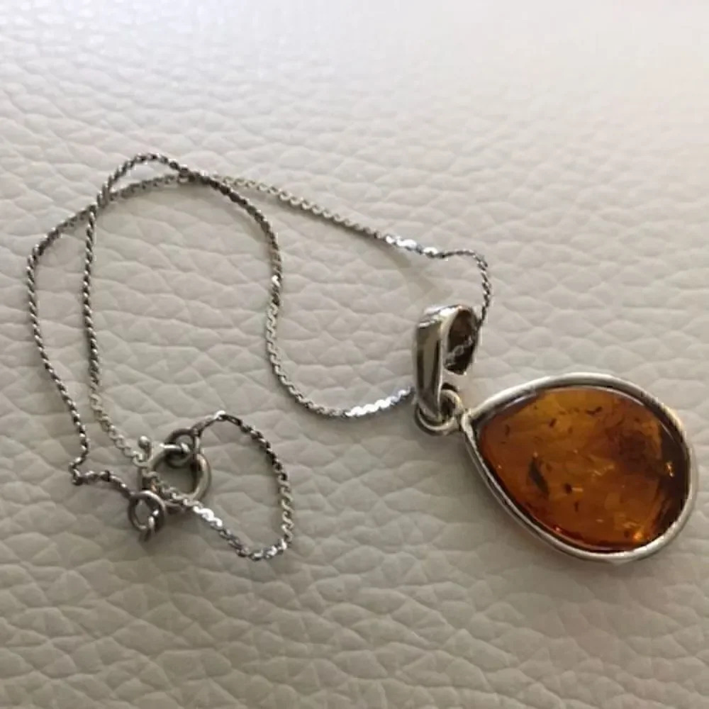 Elegant 925 Silver And Amber Necklace